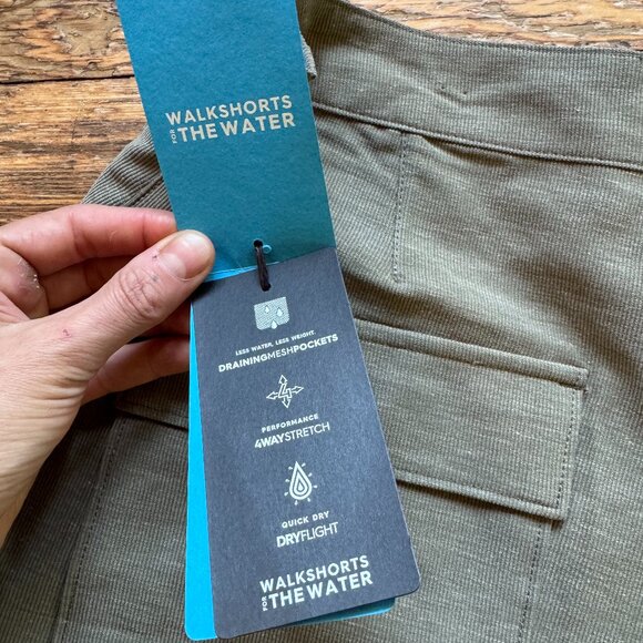 Quicksilver Amphibian Shorts - 4 way stretch Walk Shorts for the Water - size 36 - Picture 3 of 5